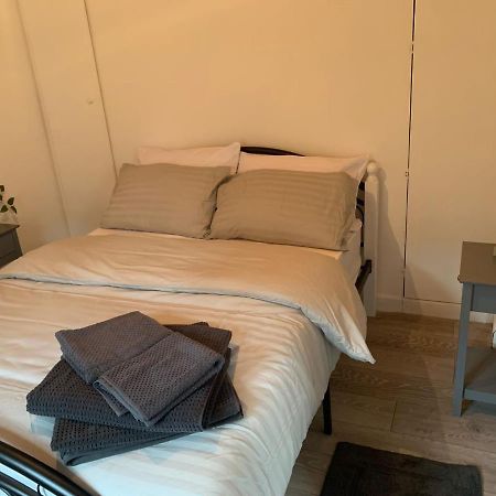 Alpha House Bed & Breakfast Londra Dış mekan fotoğraf