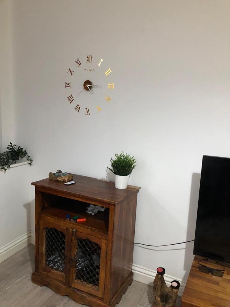 Alpha House Bed & Breakfast Londra Dış mekan fotoğraf