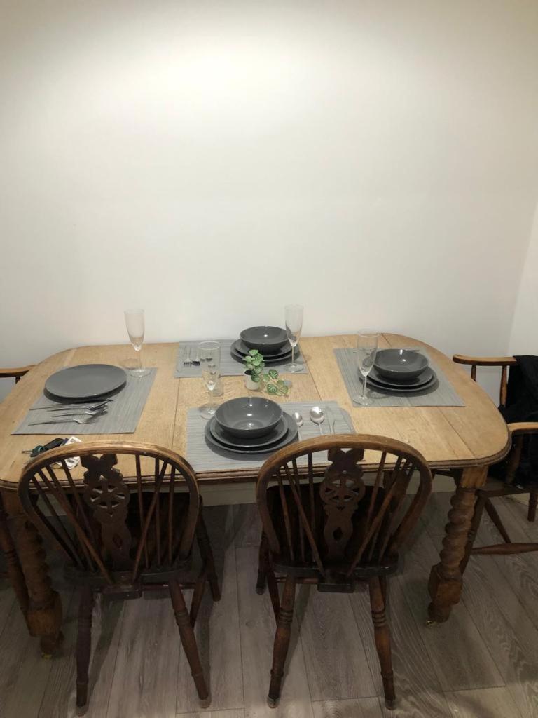 Alpha House Bed & Breakfast Londra Dış mekan fotoğraf
