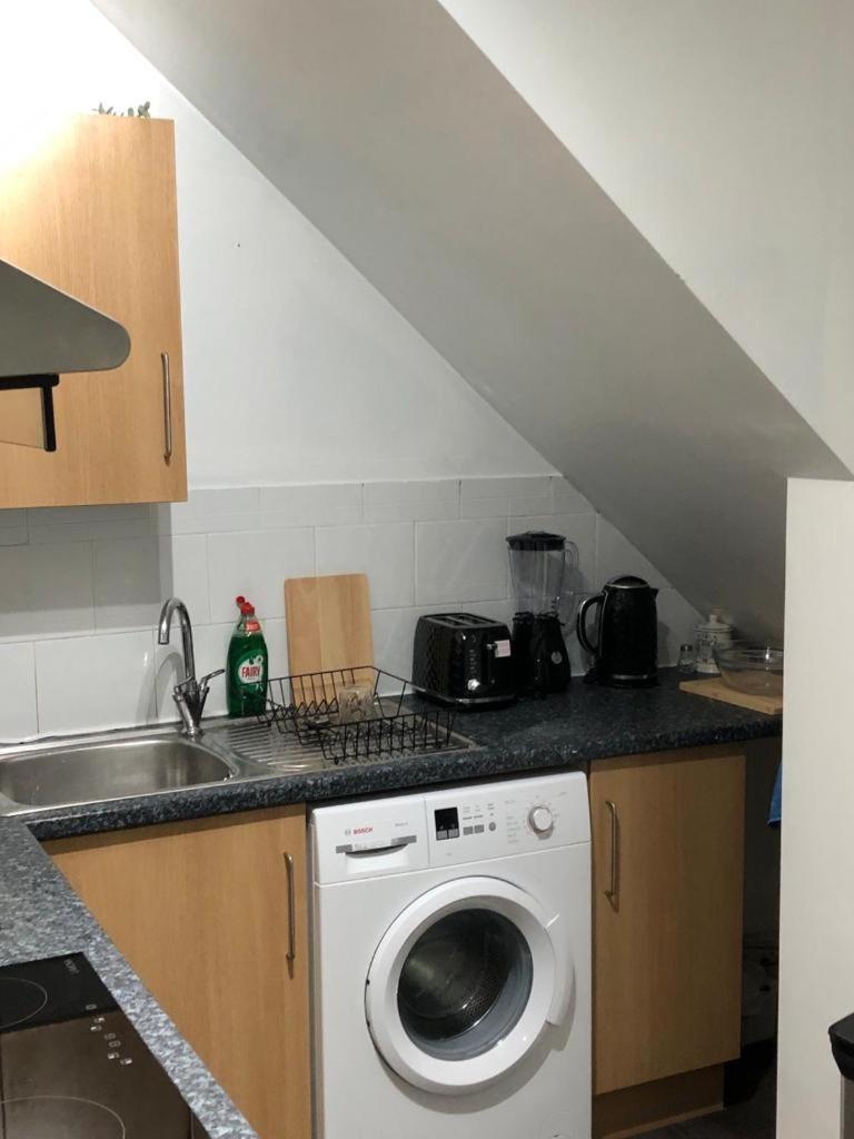 Alpha House Bed & Breakfast Londra Dış mekan fotoğraf