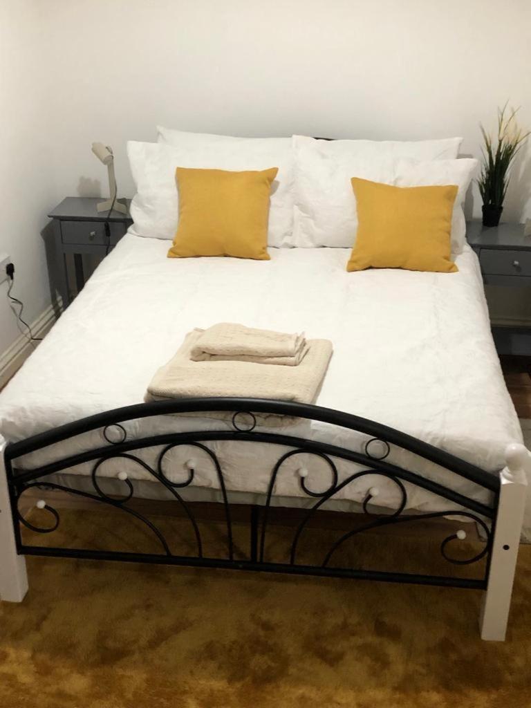 Alpha House Bed & Breakfast Londra Dış mekan fotoğraf