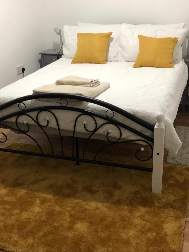 Alpha House Bed & Breakfast Londra Dış mekan fotoğraf