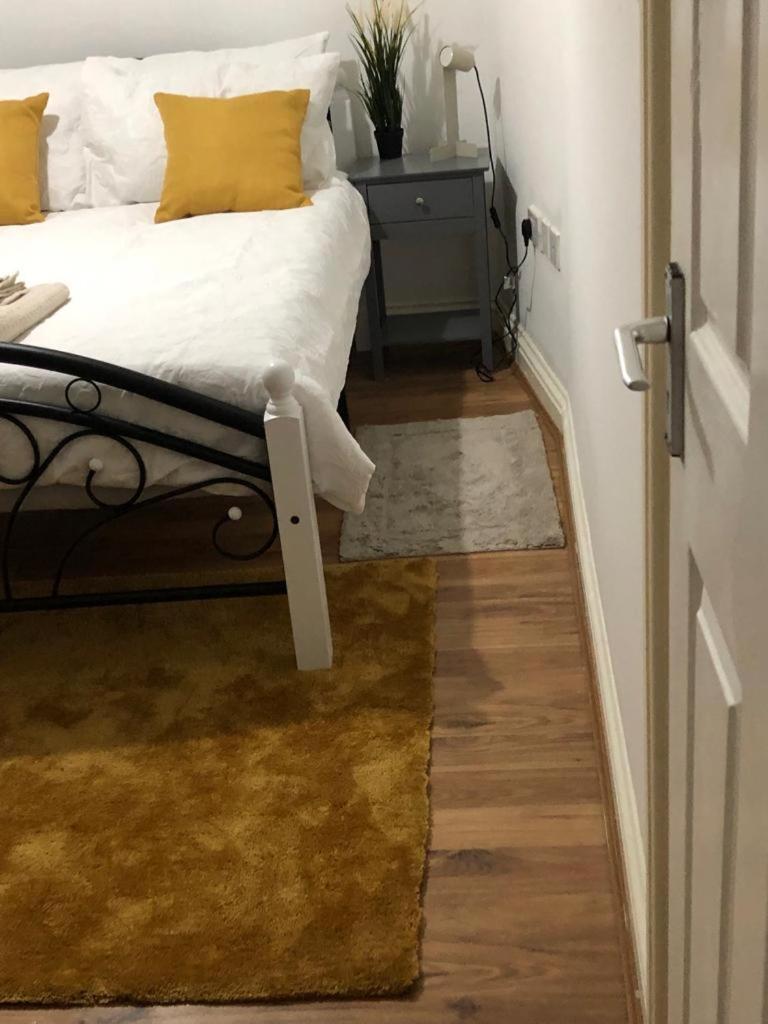 Alpha House Bed & Breakfast Londra Dış mekan fotoğraf