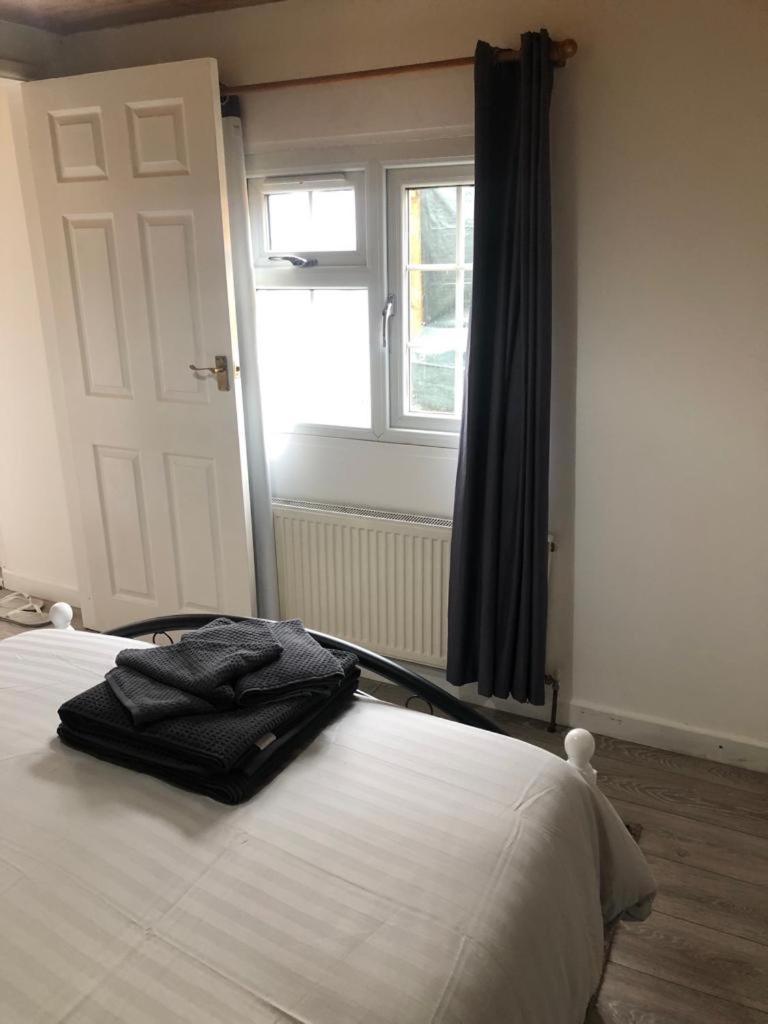 Alpha House Bed & Breakfast Londra Dış mekan fotoğraf