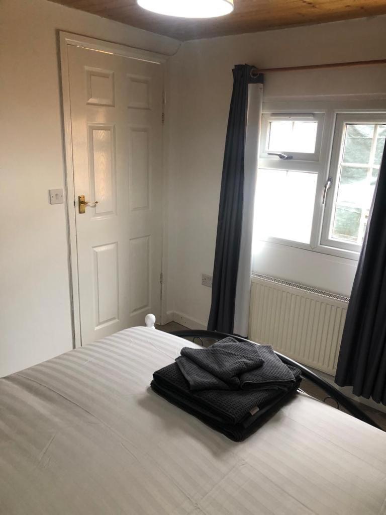 Alpha House Bed & Breakfast Londra Dış mekan fotoğraf