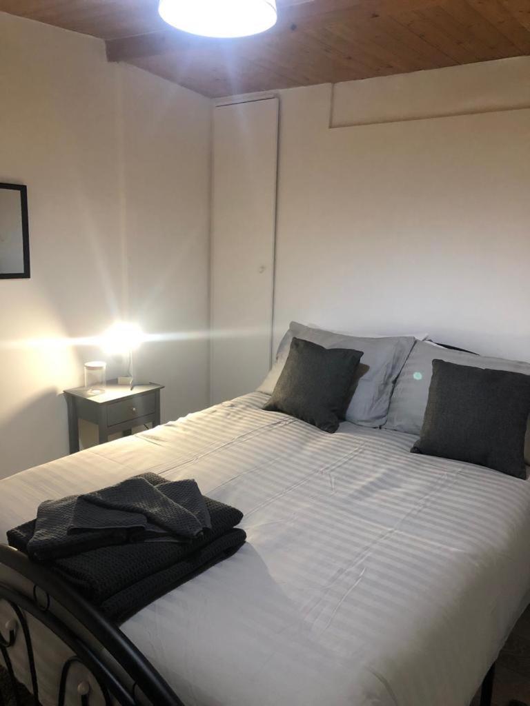 Alpha House Bed & Breakfast Londra Dış mekan fotoğraf