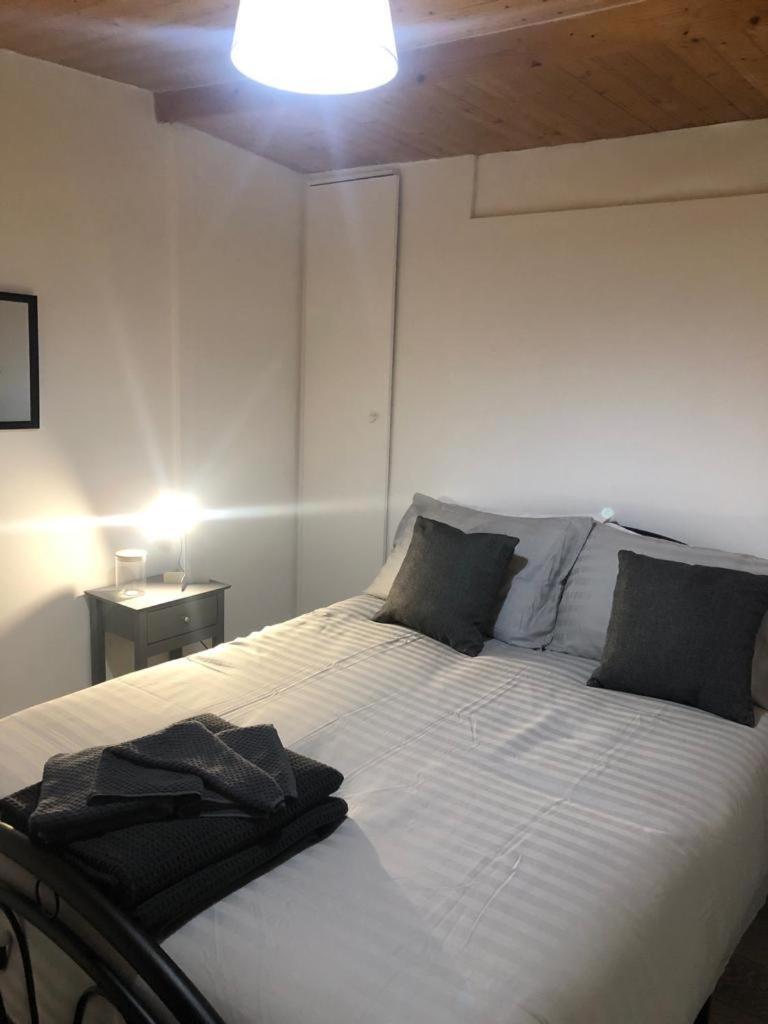 Alpha House Bed & Breakfast Londra Dış mekan fotoğraf